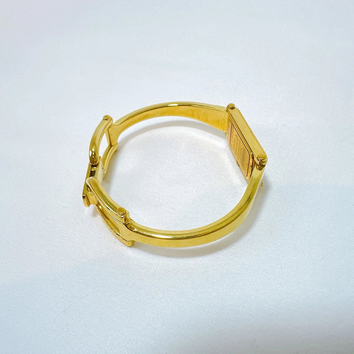 Gucci 1500L Women's Bangle Watch Quartz Gold Dial Gold